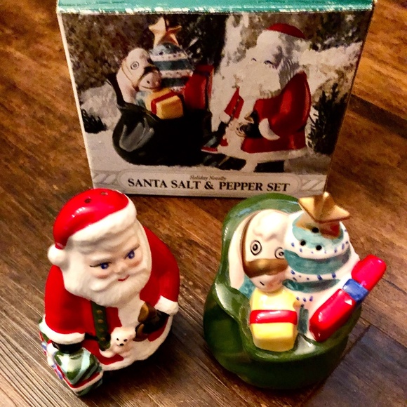 🎅🏻SALE Salt & Pepper Shakers Santa with Bag of Toys by Asia Master Christmas - Picture 1 of 12